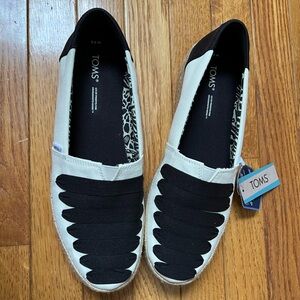 Toms Women's Valencia Platform Espadrille Sneakers Loafer Flat. Size 9.5 W